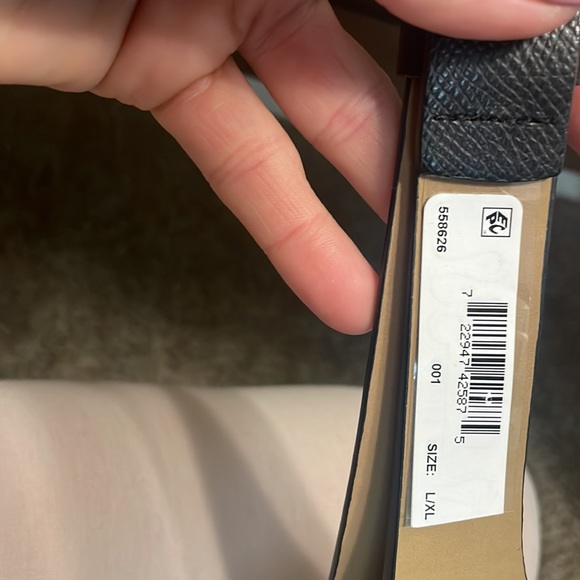 Michael Kors belted wallet - Picture 4 of 5